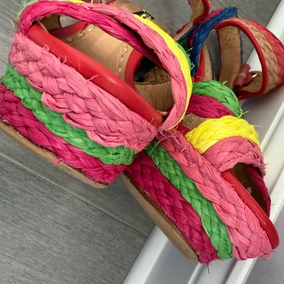 Alice + Olivia Josiey Rainbow Raffia Wedge Sandals Size 8 Colorful Platform Shoe - Picture 13 of 16